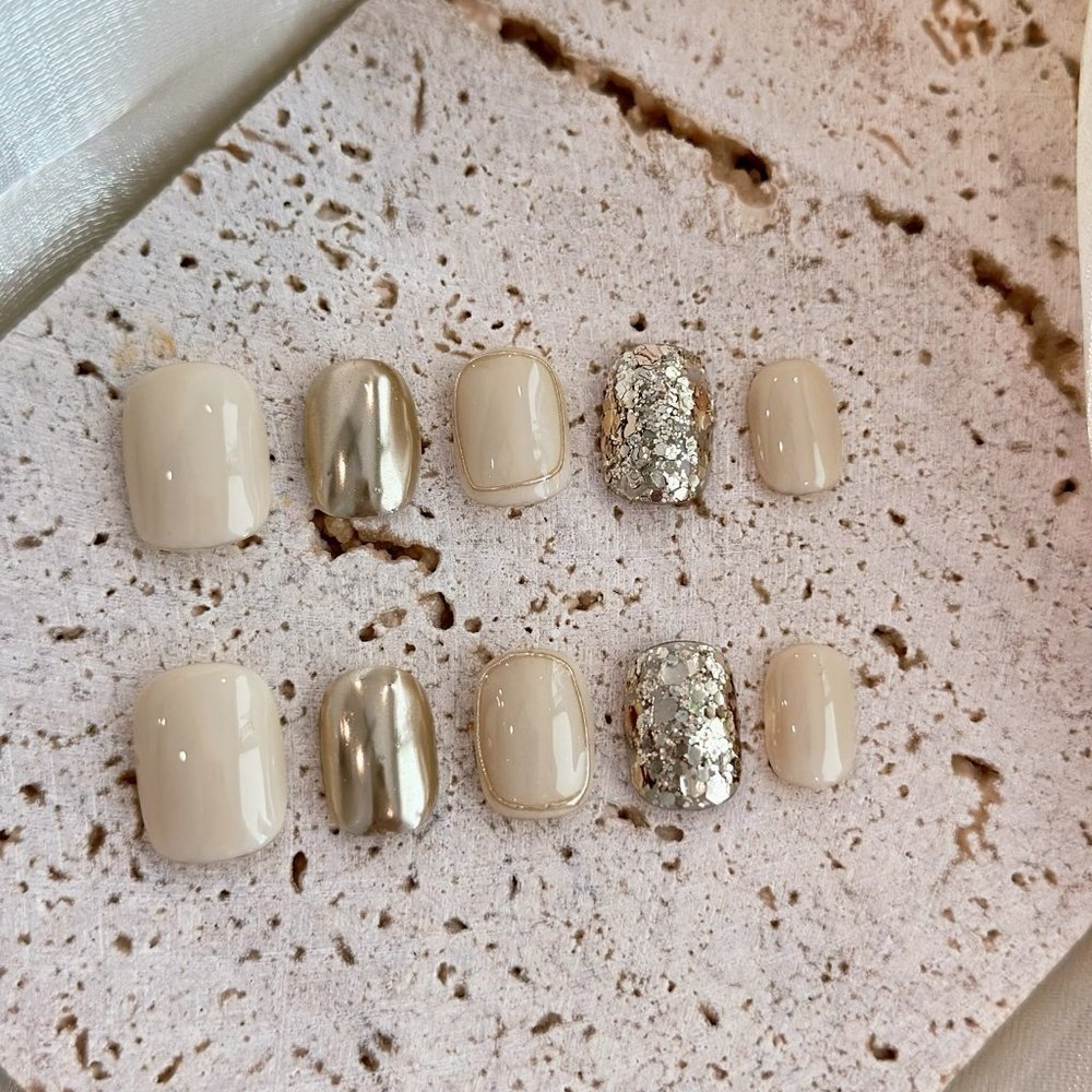 Glittering Creamy Gala Collection/Handmade Square Oval Press on Nails